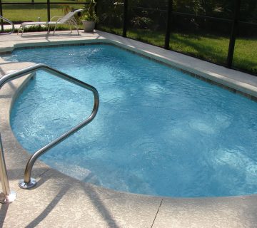 Glass railings for your pool