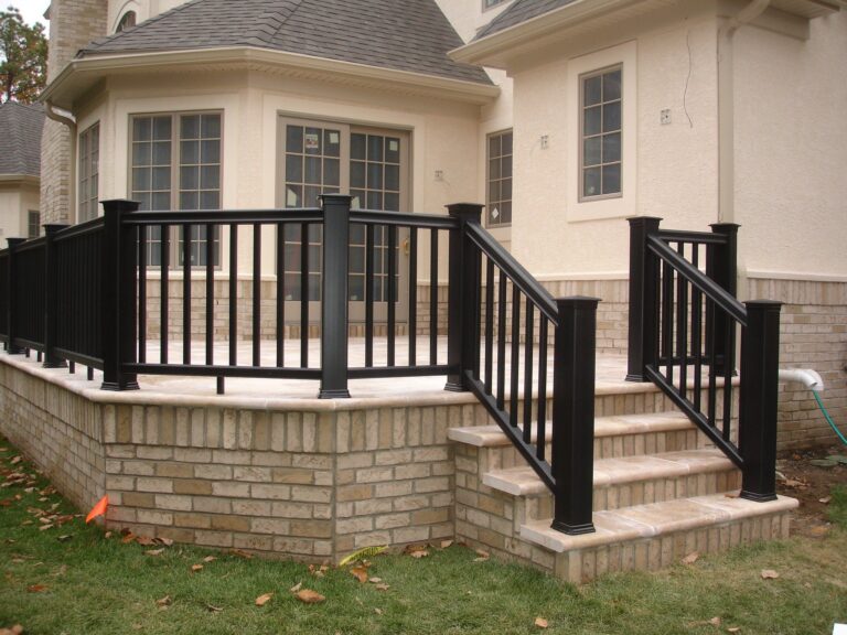 How to Safely Install Outdoor Railings for Your Home Railings