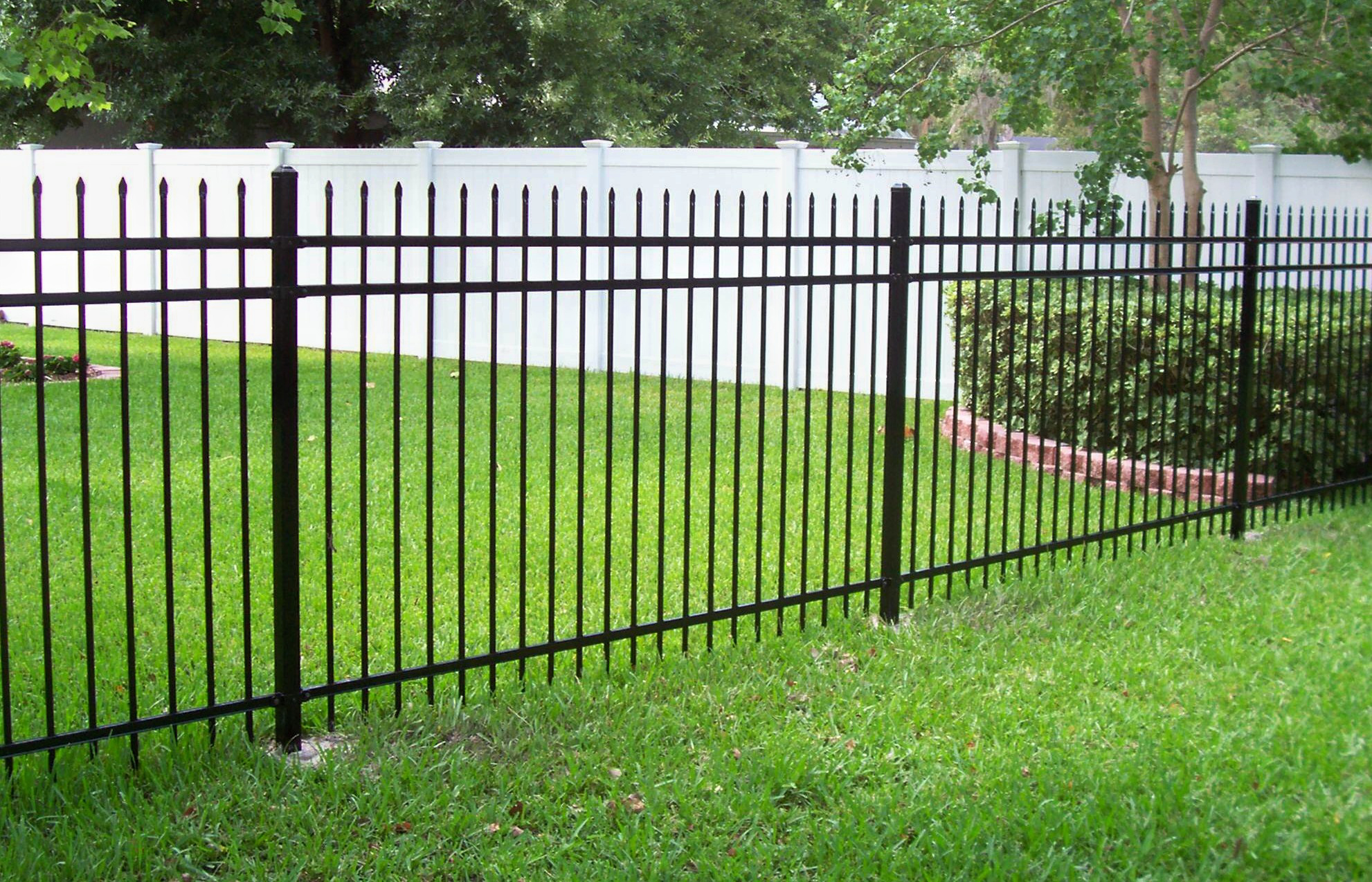 What are the Benefits of Aluminum Fences?