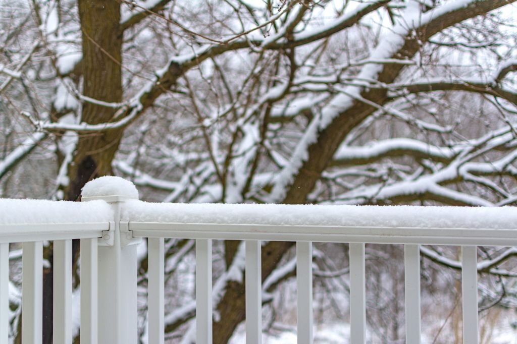 protect your aluminum railings in the winter
